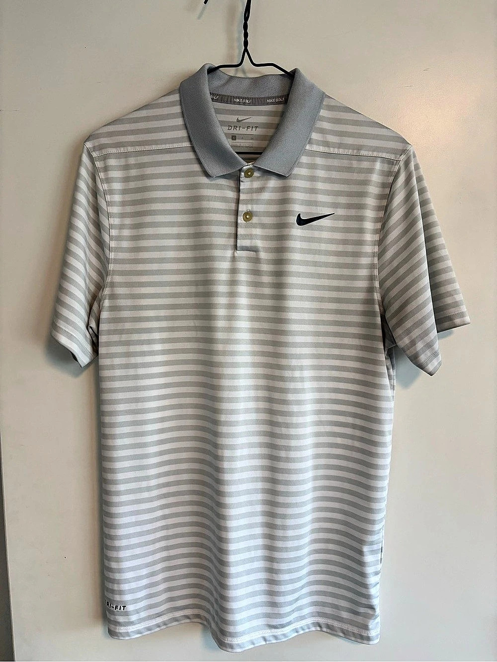 Nike Golf Dri-FIT polo Striped Golf Polo in Gray & White Size Small Like New